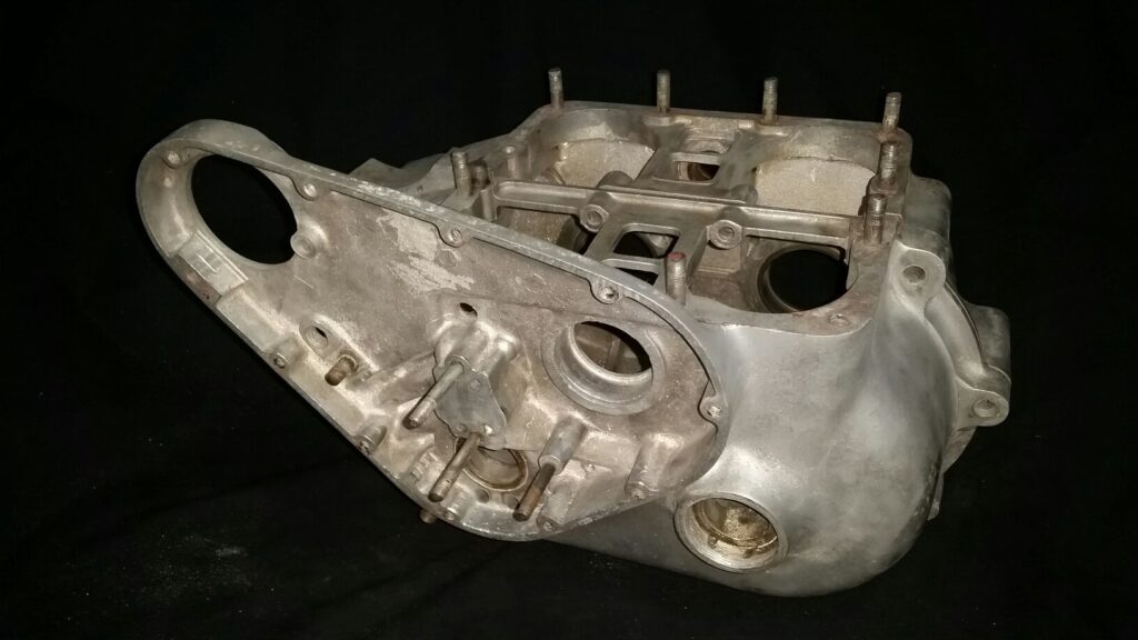 Wet blasting Ariel Engine Parts clean before wet blasting